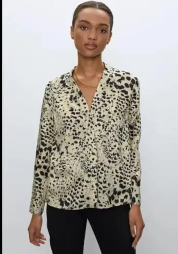 Babaton Aritizia Animal Print Long Sleeve V-neck Blouse Size Small