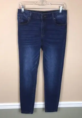 Tahari Women’s Kelly Classic Skinny Medium Wash Denim Jeans