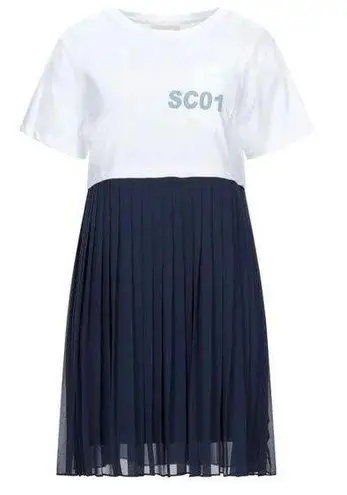Navy and White Pleated T