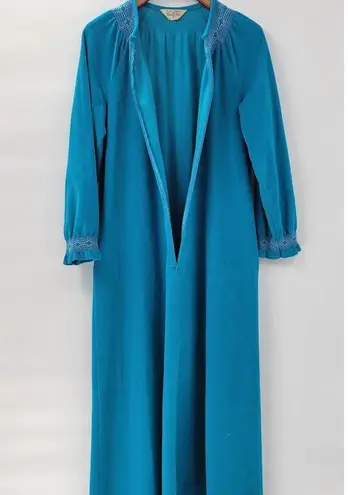 Vanity Fair VTG House Coat Womens M Blue Embroidered Collar Cuffs Fleece Long