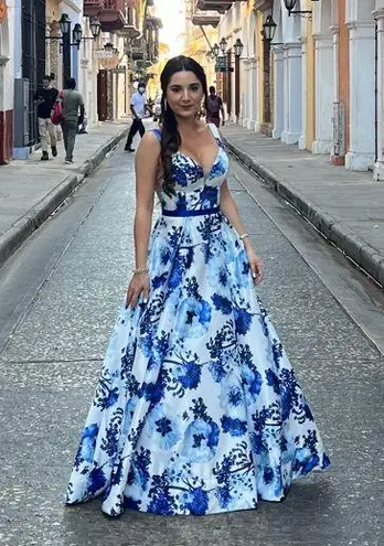 Terani Couture Glamour by Terani size 2 Couture Sleeveless V-Neck Floral Print Ball Gown dress