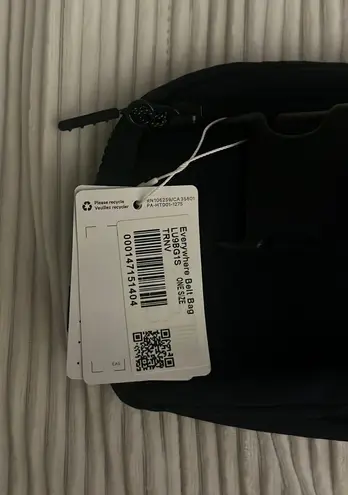 Lululemon NWT  Belt Bag