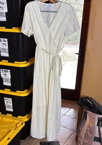 Carly Jean Los Angeles NWOT Embroidered Butter Yellow Ivory Wrap Dress Size XL
