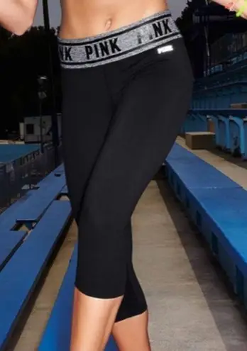 PINK - Victoria's Secret VS PINK Ultimate Reversible Crop Leggings Capri Capris S