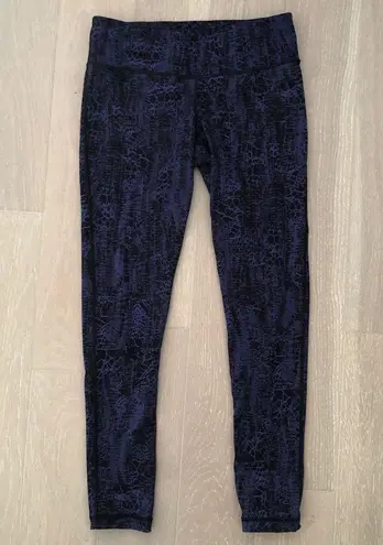 Kirkland Signature  Snakeskin Knit Workout Leggings Black Blue Size Small