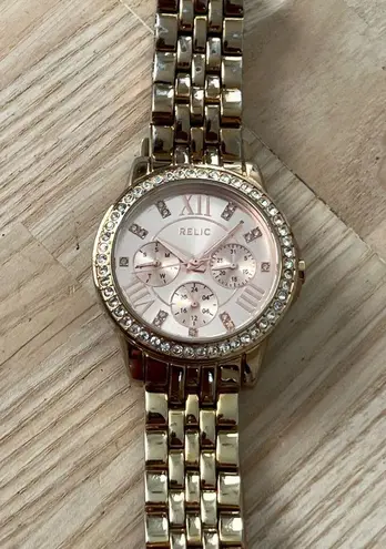 Relic Crystal Embellished Ladies Watch Rose Gold-Tone Dial Bracelet Day/Date