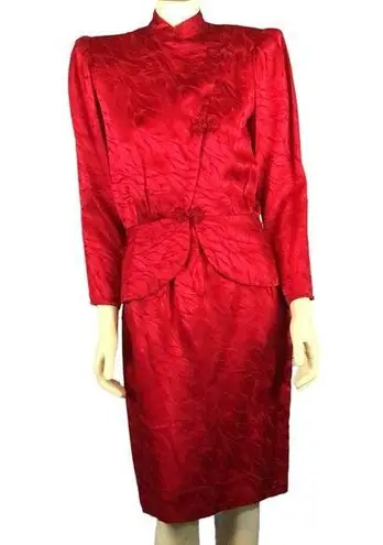 Vintage Argenti 100% pure Silk red skirt suit with asymmetrical closing size 6