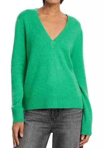 C By Bloomingdales Cashmere Sweater Medium Green V Neck Long Sleeve Womenswear