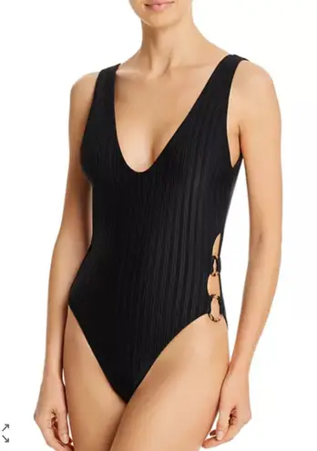 Dolce Vita Women’s Side