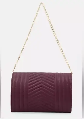 Badgley Mischka V Quilting Center Quilted Vegan Leather w/ Gold Chain Crossbody