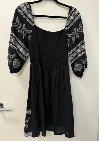 Strut & Bolt Black Linen Blend Embroidered 3/4 Sleeve Mini Small Dress Smocked