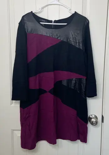 Alfani NWOT women’s faux leather black purple colorblock zip stretch knee dress