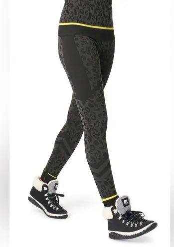 Sweaty Betty Ski Base Layer Leggings
Sz M (8) Grey Animal Print Cheetah Jaquard