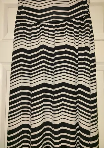 AB Studio Black And White Zigzag Skirt