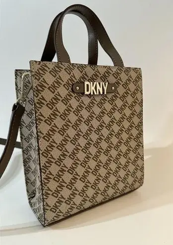 DKNY  ALISON SM NS TOTE Sz Crossbody Bag Cream/Tan Msrp $158 New With Tags