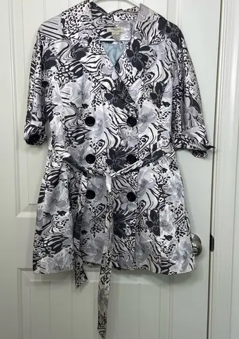 Vertigo Paris women’s gray cream peacoat belted half sleeve coat medium