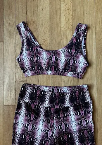 Two piece workout set snakeskin Purple