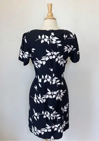 Newport News Vintage 80’s Black Floral Short Sleeve Sheath Dress