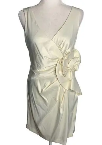 Max and Cleo Sleeveless Cocktail Dress 4 Cream V Neck Rosette Lined Zipper