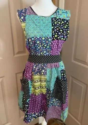 Design House Japanese cotton patchwork 70s apron pinafore house dress w/pockets. Green