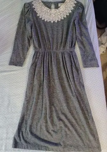 Periwinkle Grey lace collar Cottagecore Feminine Modest Dress size 16 vintage Gray