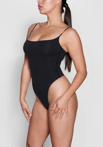 SKIMS Fits Everybody Cami Thong Bodysuit in Onyx, Size XXS
