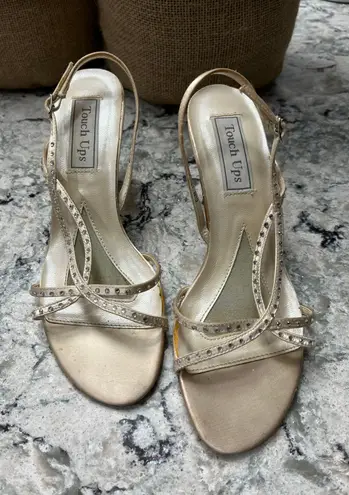 Touch Ups Size 6 1/2 Beige Strappy Sandal W/ Bling