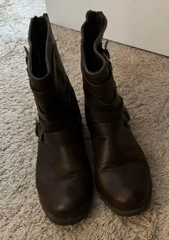 boots Size 9