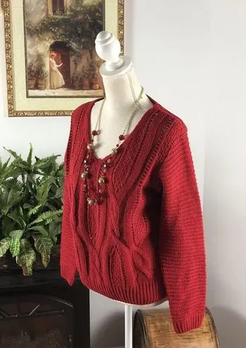 Ivy Rose Women’s Size M Red V