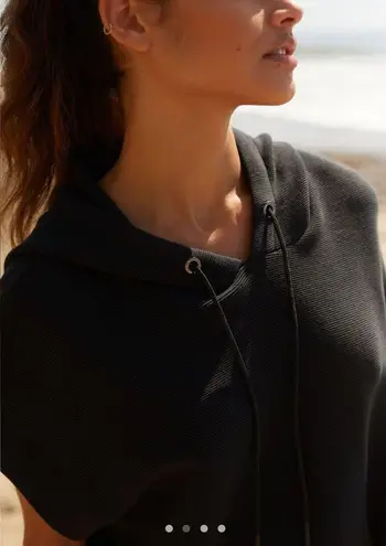 Varley plains sleeveless hoodie black size small