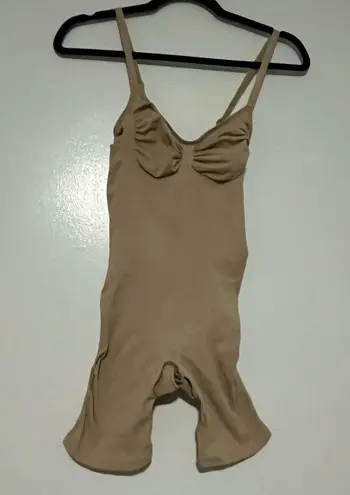 SKIMS NWOT Seamless Sculpt Mid‑Thigh Bodysuit – Desert Size XL, Adjustable Straps