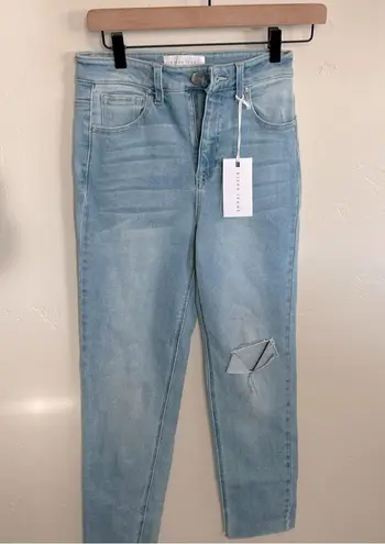 Risen NWT High Rise Slim Straight Leg Distressed Jeans Sz 3/26W **see descrip Blue