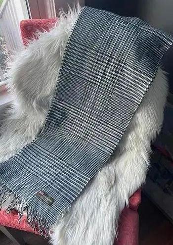 Gorgeous 100% Cashmere Scarf – Made in Scotland Black