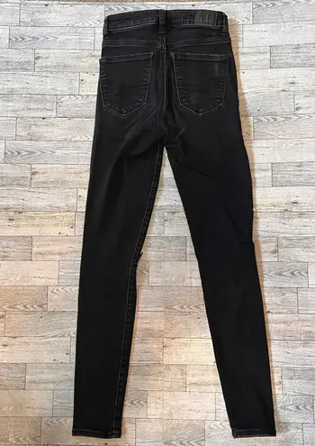 American Eagle Next Level Stretch Super High Rise Jegging Distressed Black 00Reg