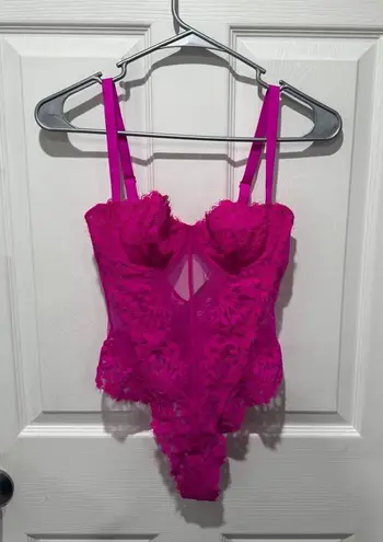 SKIMS Femme Lace Balconette Bodysuit