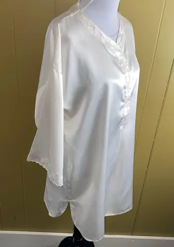 Henri Pierre women L V-cut button front satin Longsleeve nightgown white