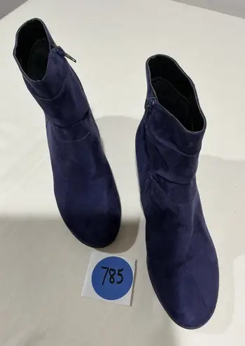 Aerosoles Woman’s Red Light Size 7.5 Purple Suede Ankle Bootie