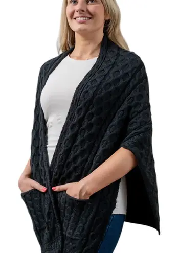 Aran Shawl Wrap With Pockets Black Cable
