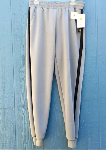 Body Glove NWT Grey Side Stripe Straight Leg Casual Joggers Small Pants Workout
