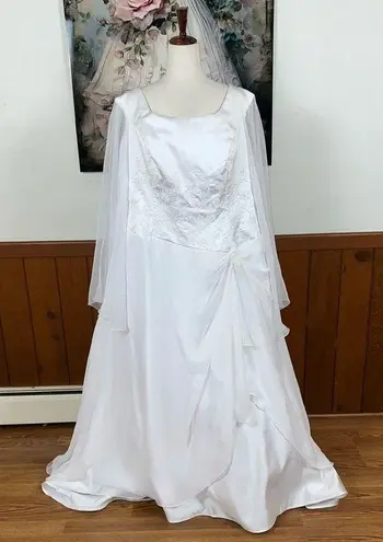 Elegant Vintage 90s Bridal Originals White Chiffon Wedding Gown! Size 22W