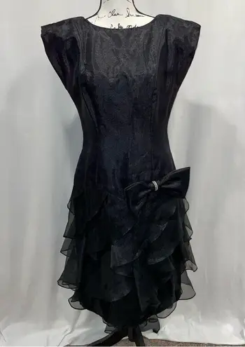 Adorable ☺️ Vintage Rimini black bow ruffle skirt cap sleeve lightweight dress Size 8