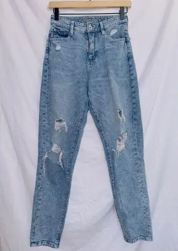 Arizona Jeans Arizona Jean Co. Light Wash Denim High Waisted Distressed Mom Jeans size 3