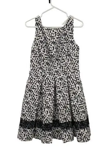 Danny & Nicole Dress Womens 6 Used Black Ivory Lined Sleeveless