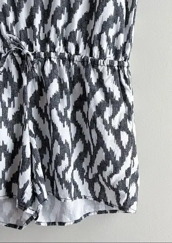 J.Crew  Linen Blend Short Sleeve Romper w/ pockets in Black White Ikat Print, XS