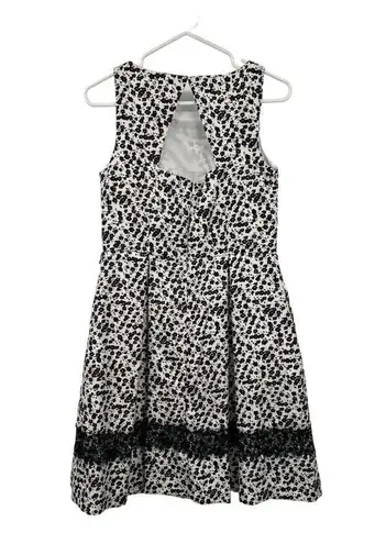 Danny & Nicole Dress Womens 6 Used Black Ivory Lined Sleeveless