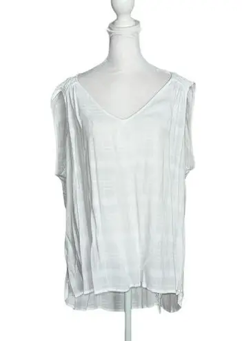 Old Navy  White V Neck Sleeveless Tank Calla Lily Size XL NWOT - Image 1