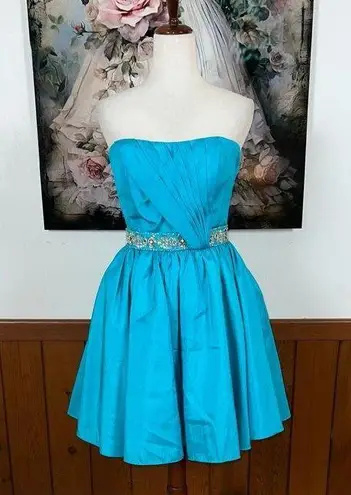 Mori Lee Pretty Vibrant Blue Taffeta Prom Dress!