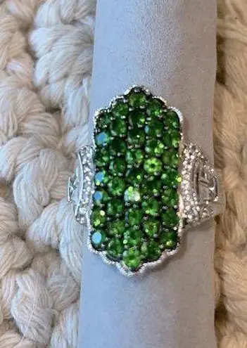 Large Chrome Diopside ring in silver with rhodium overlay. Marked 925. Size 9.5 Green