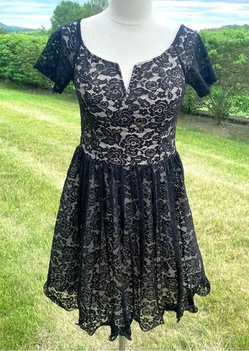 Chi Chi London 🌹HP🌹Chi Chi of London Lace Dress