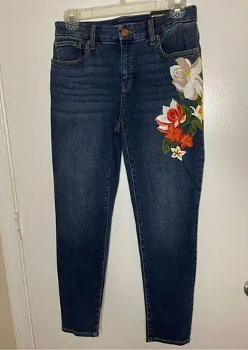 Chico's NWT  The So Slimming Girlfriend Botanical Jeans Size 00/2R